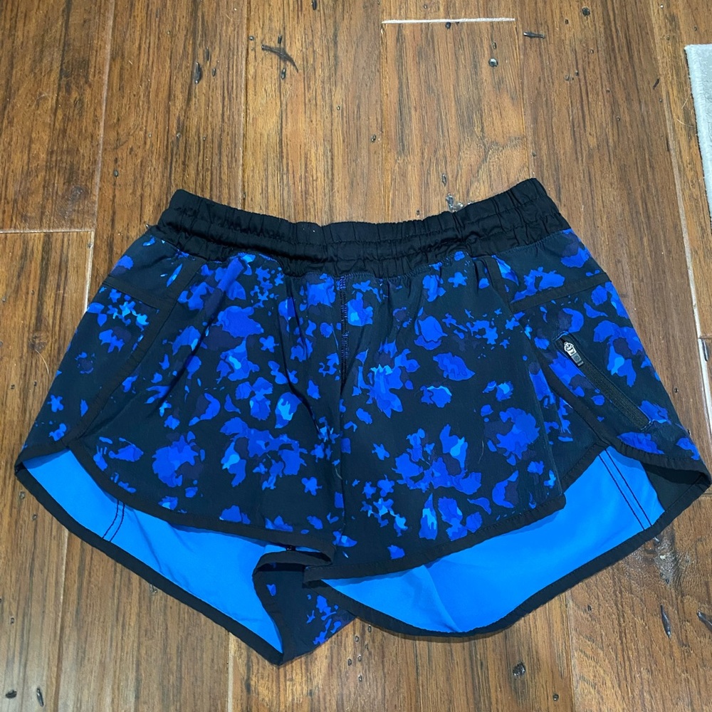 Lulu Blue and black tracker short